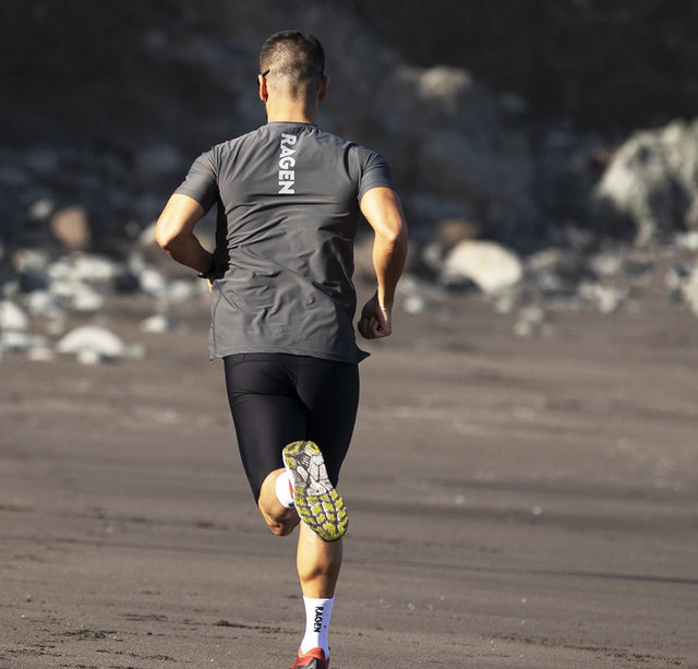 LATO Running T-Shirt / Graphite